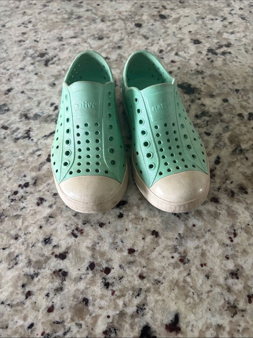 Native Kids Water Shoes in Mint